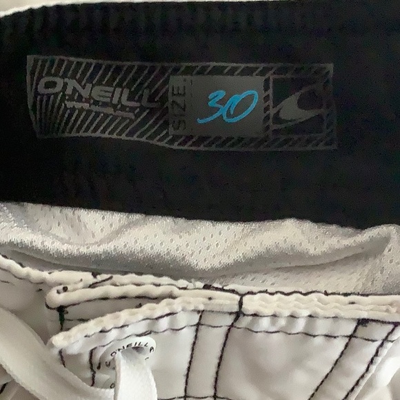 O’NEILL SURF 🏄‍♀️ SHORTS EUC M30 - Picture 3 of 5